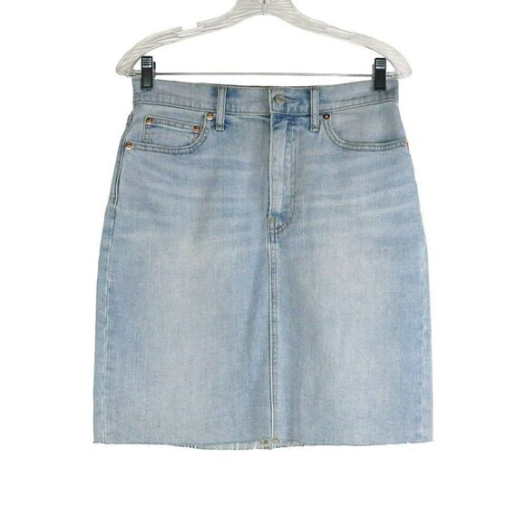 GAP Denim Skirt Women's Size 28 Raw Hem Light Wash Blue Mid Length - Picture 1 of 9